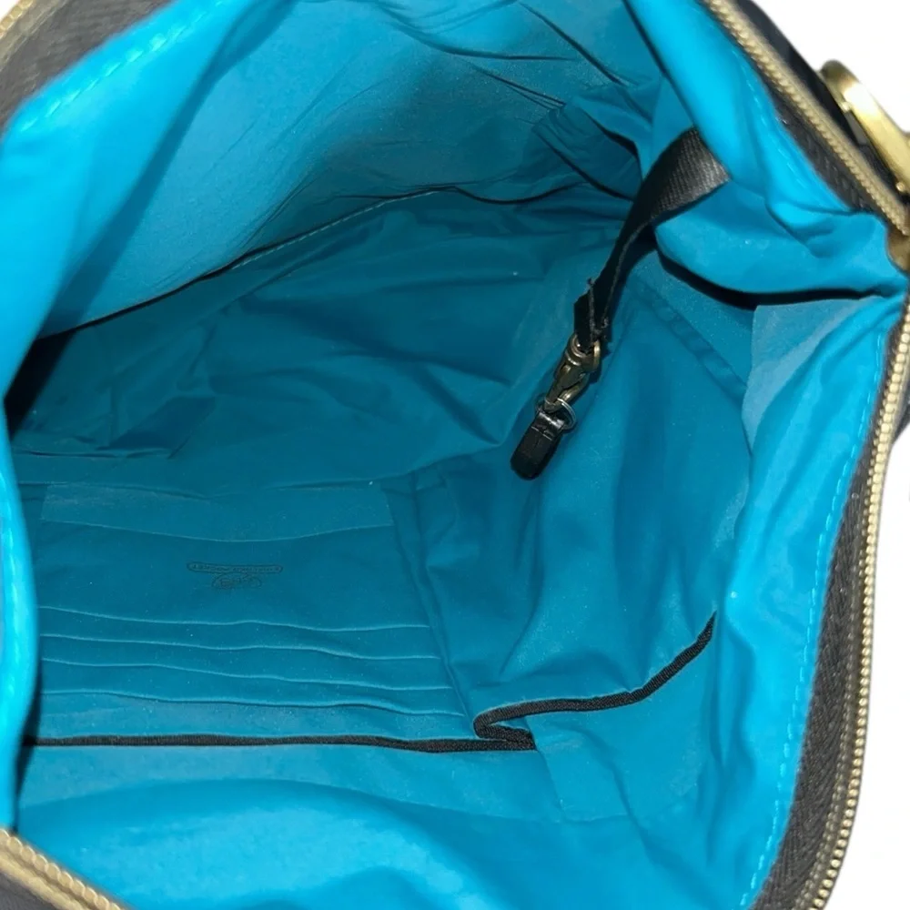 Travelon Anti-Theft Signature 3 Compartment Crossbody Bag in Black - Picture 9 of 11